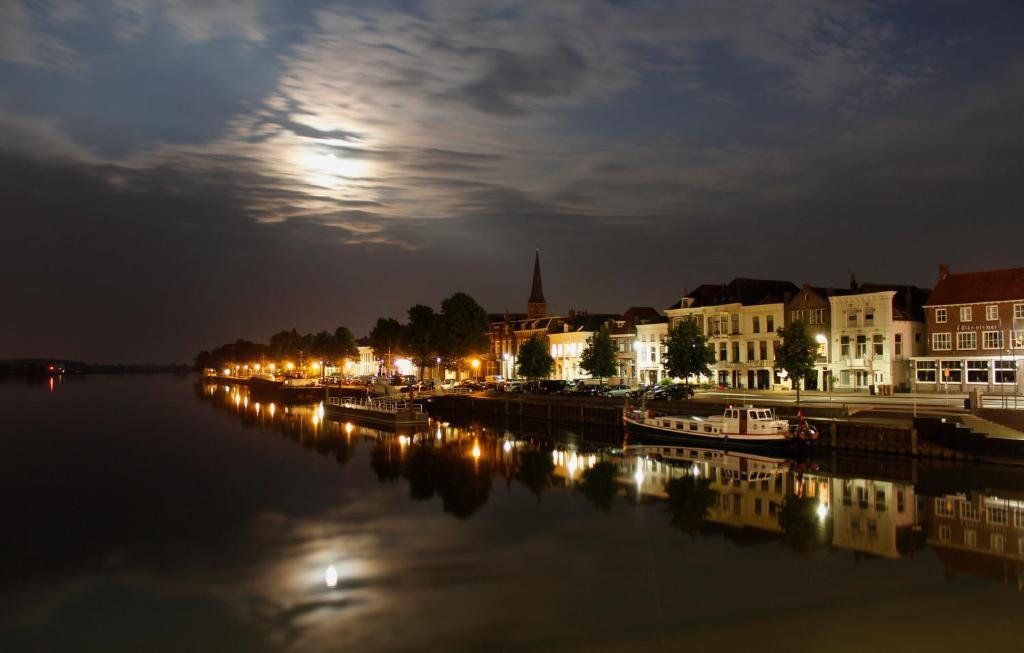 Hotel Van Dijk Кампен Екстериор снимка